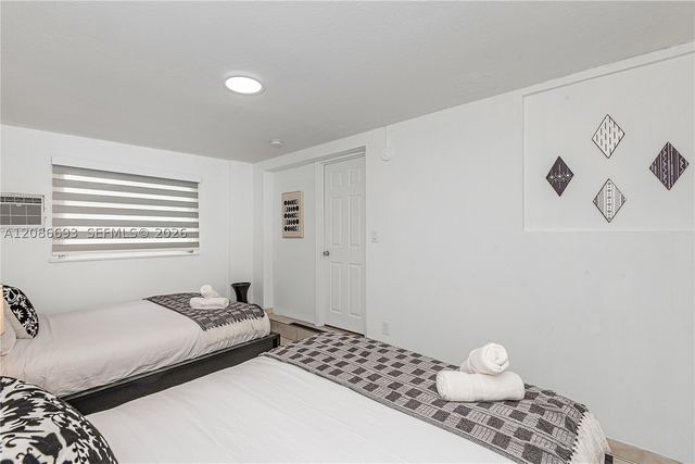 815 NE 6th St 0, Hallandale Beach, FL 33009