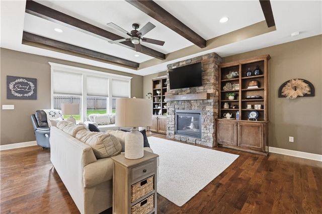 34533 W 82nd Street, De Soto, KS 66018