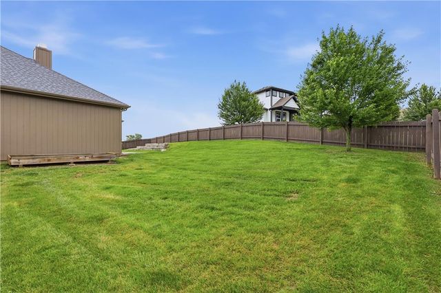 34533 W 82nd Street, De Soto, KS 66018