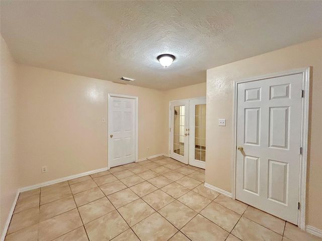 514 Regional Park Drive, Houston, TX 77060