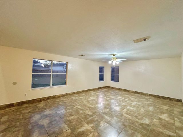 514 Regional Park Drive, Houston, TX 77060