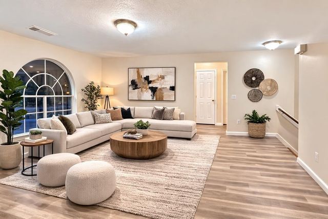 514 Regional Park Drive, Houston, TX 77060