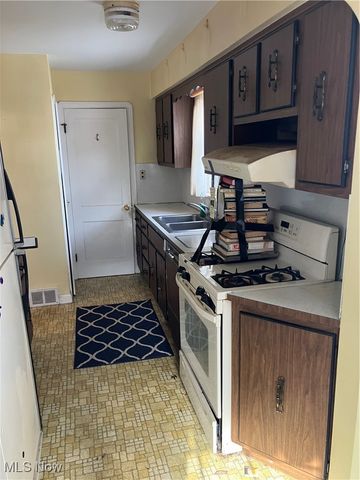 6361 S Canterbury Road, Parma, OH 44129