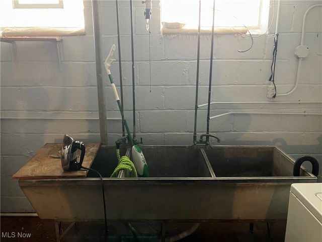 6361 S Canterbury Road, Parma, OH 44129