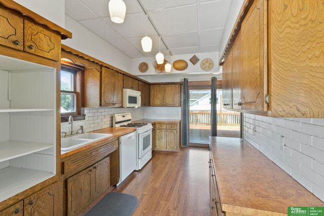 1401 S 8th Street, Omaha, NE 68108