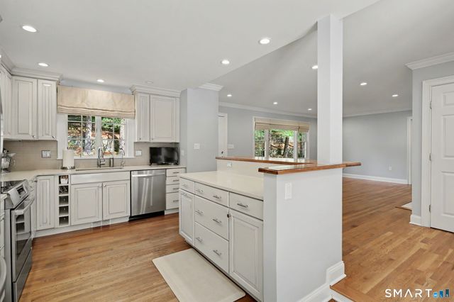 25 Sunset Hill Road, Wilton, CT 06897