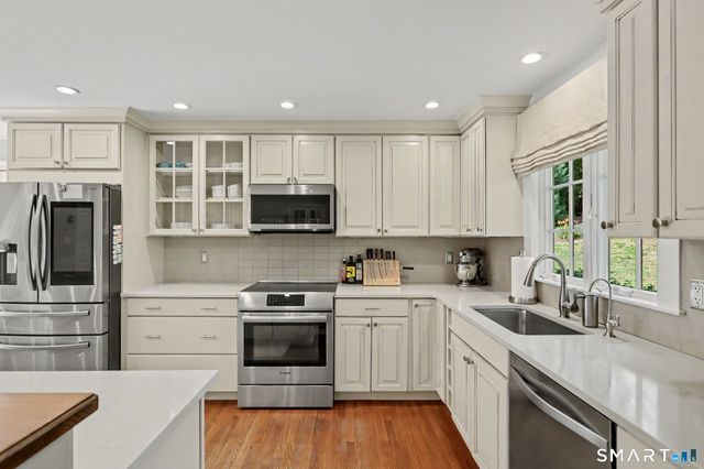 25 Sunset Hill Road, Wilton, CT 06897