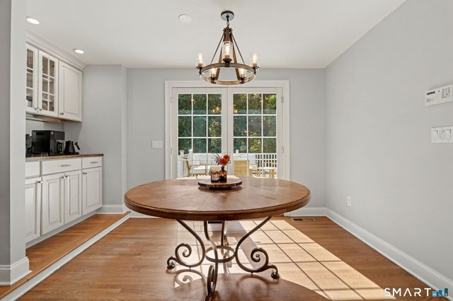 25 Sunset Hill Road, Wilton, CT 06897