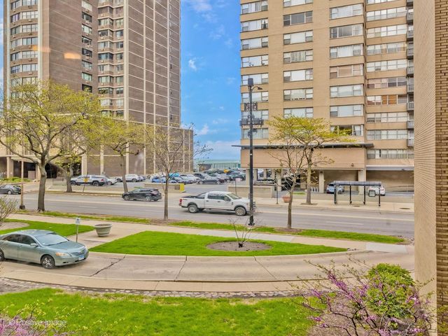 6300 N SHERIDAN Road 204, Chicago, IL 60660