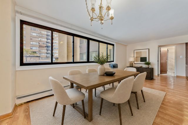 6300 N SHERIDAN Road 204, Chicago, IL 60660