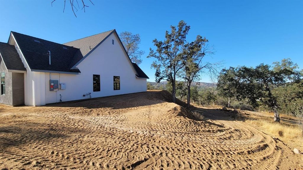 Image 49 of property listing at 29030 Crystal Spings Ct, Coarsegold, CA 93614