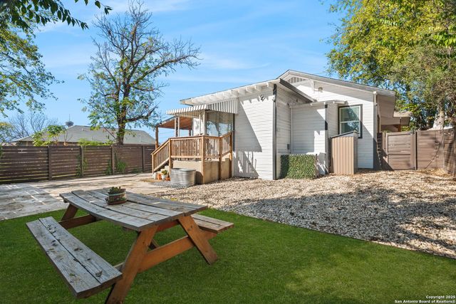 810 Dakota, San Antonio, TX 78203