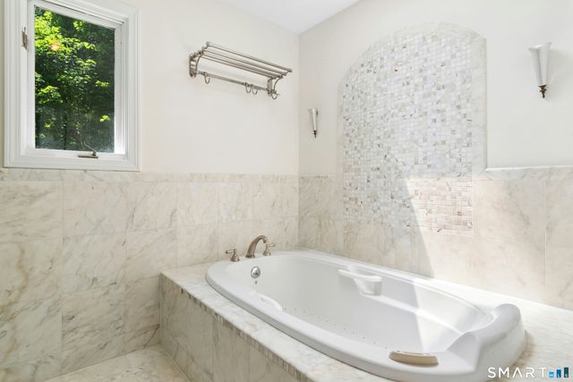 185 Middle Ridge Road, New Canaan, CT 06840