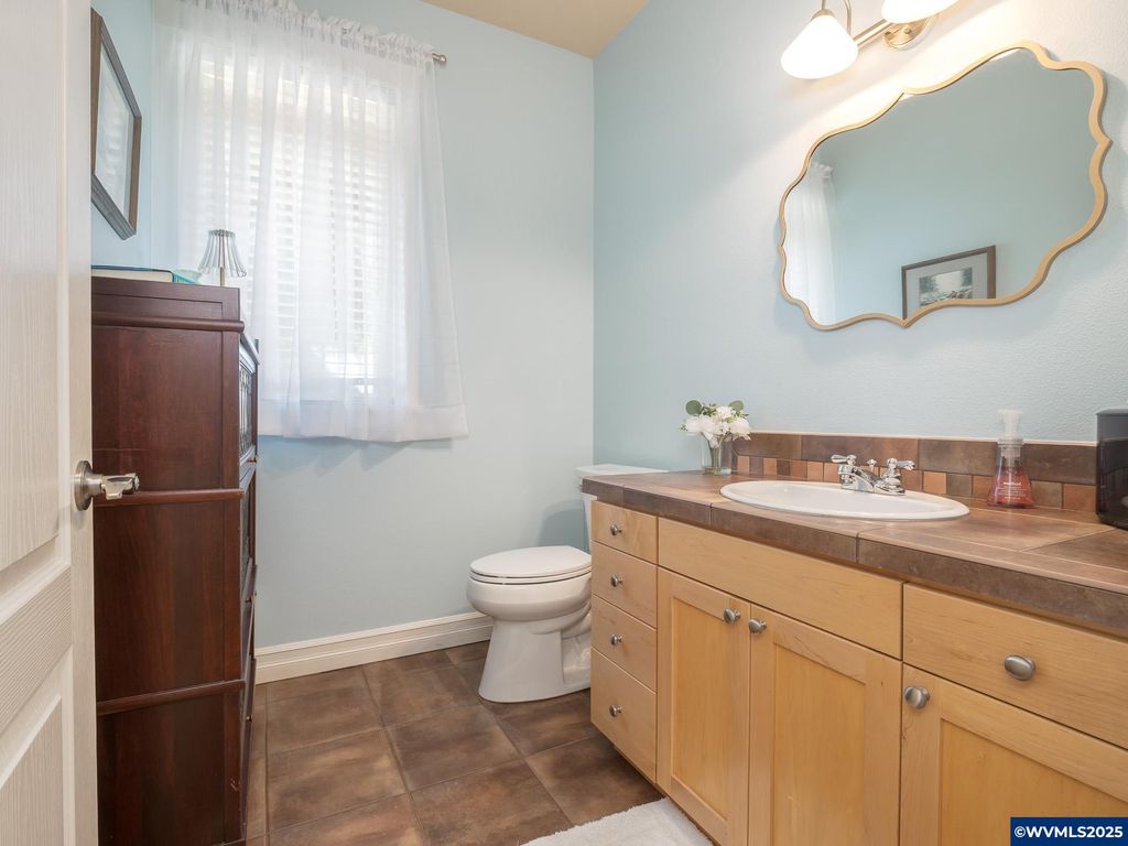 Image 28 of property listing at 3866 Oak Meadows Lp, Newberg, OR 97132