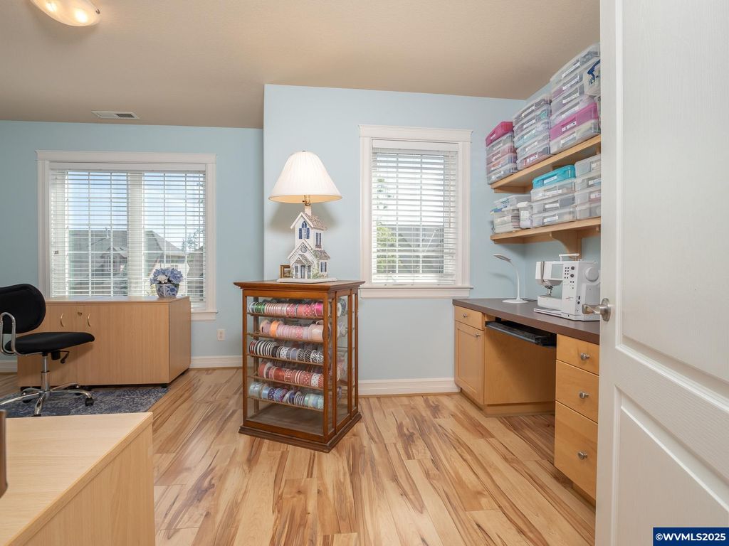 Image 31 of property listing at 3866 Oak Meadows Lp, Newberg, OR 97132
