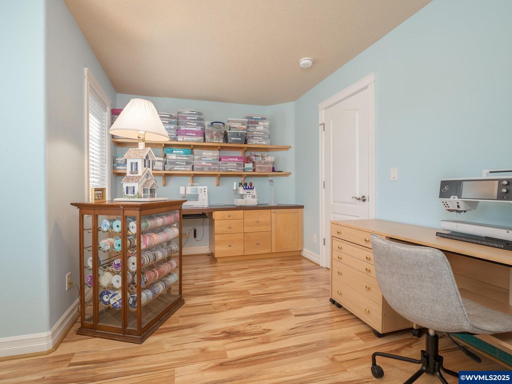 Image 33 of property listing at 3866 Oak Meadows Lp, Newberg, OR 97132