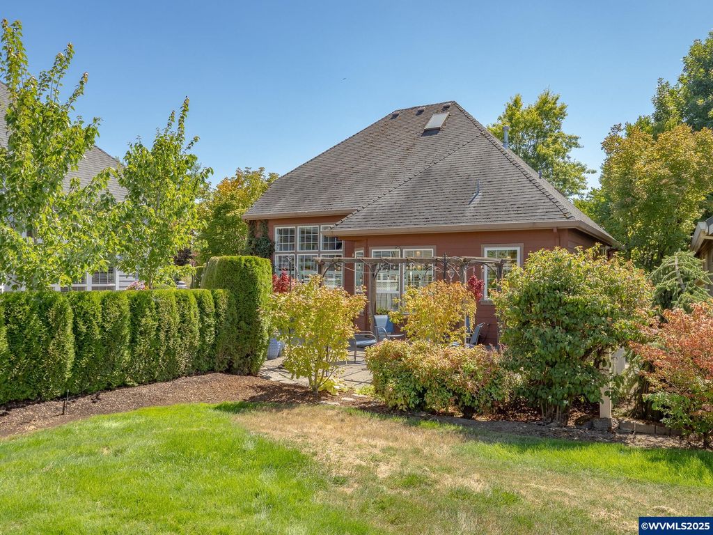 Image 39 of property listing at 3866 Oak Meadows Lp, Newberg, OR 97132