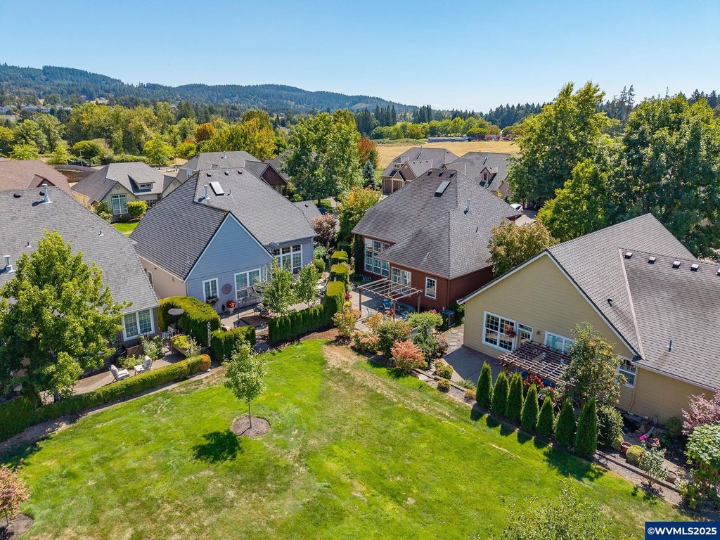 Image 41 of property listing at 3866 Oak Meadows Lp, Newberg, OR 97132