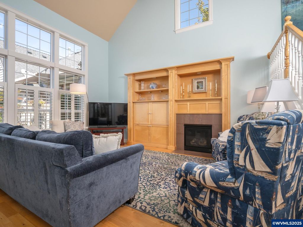 Image 8 of property listing at 3866 Oak Meadows Lp, Newberg, OR 97132