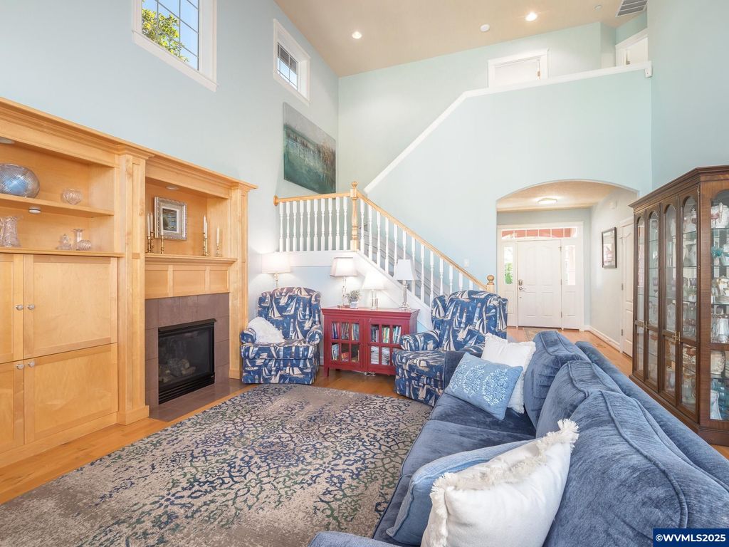 Image 9 of property listing at 3866 Oak Meadows Lp, Newberg, OR 97132