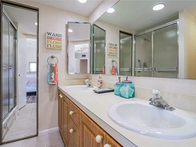 340 S Waverly Place 8B, Vero Beach, FL 32960