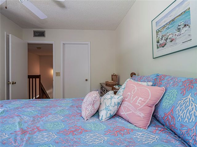340 S Waverly Place 8B, Vero Beach, FL 32960