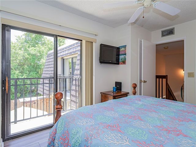 340 S Waverly Place 8B, Vero Beach, FL 32960