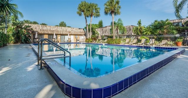 340 S Waverly Place 8B, Vero Beach, FL 32960