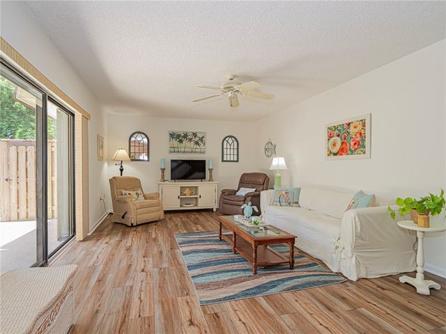 340 S Waverly Place 8B, Vero Beach, FL 32960