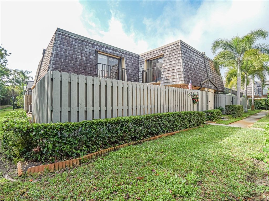 340 S Waverly Place 8B, Vero Beach, FL 32960