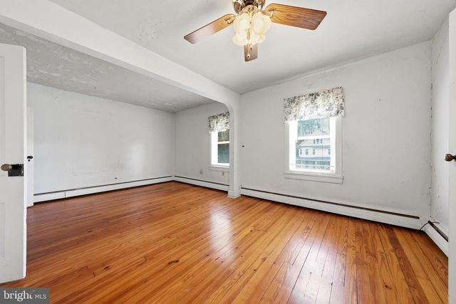 6926 MARYLAND AVE, Braddock Heights, MD 21714