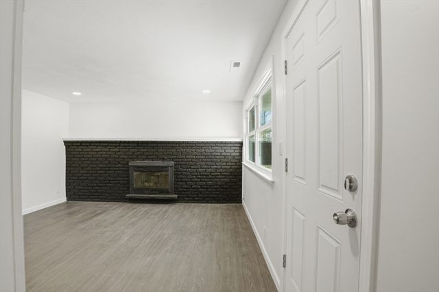 92 Summer St, Brockton, MA 02302