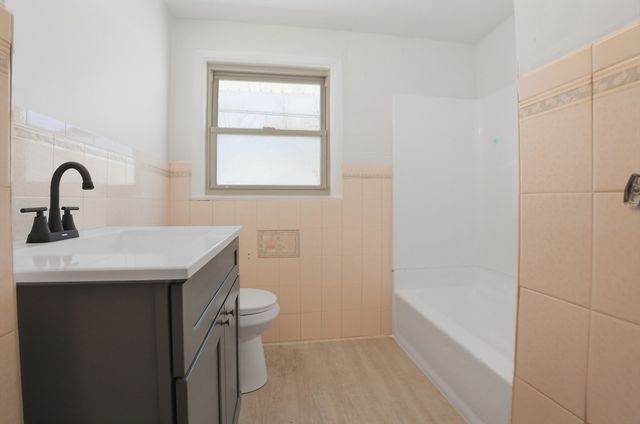 92 Summer St, Brockton, MA 02302