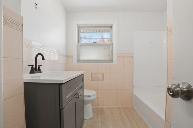 92 Summer St, Brockton, MA 02302