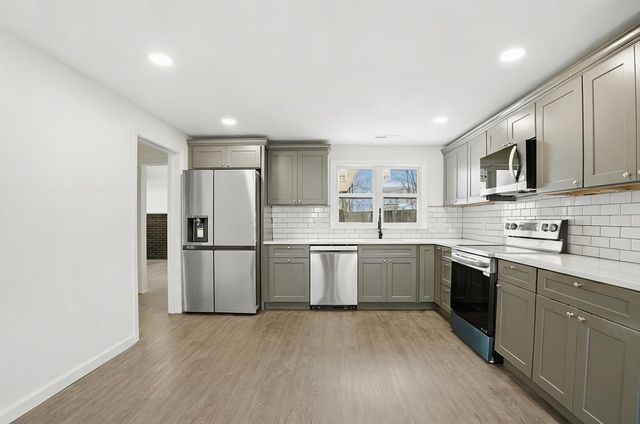 92 Summer St, Brockton, MA 02302