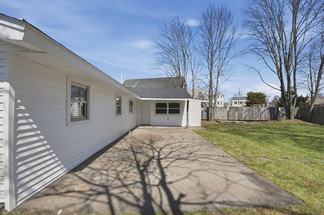 92 Summer St, Brockton, MA 02302