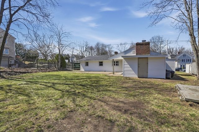 92 Summer St, Brockton, MA 02302