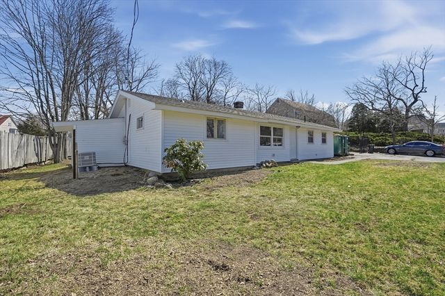 92 Summer St, Brockton, MA 02302