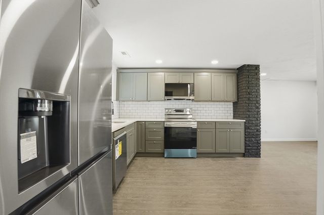 92 Summer St, Brockton, MA 02302