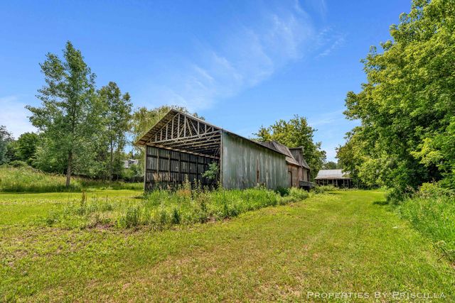 16134 Peach Ridge Avenue NW, Kent City, MI 49330