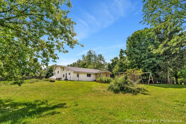 16134 Peach Ridge Avenue NW, Kent City, MI 49330