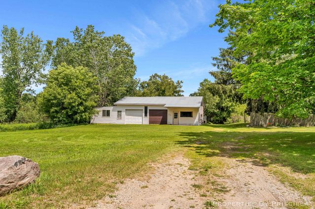 16134 Peach Ridge Avenue NW, Kent City, MI 49330
