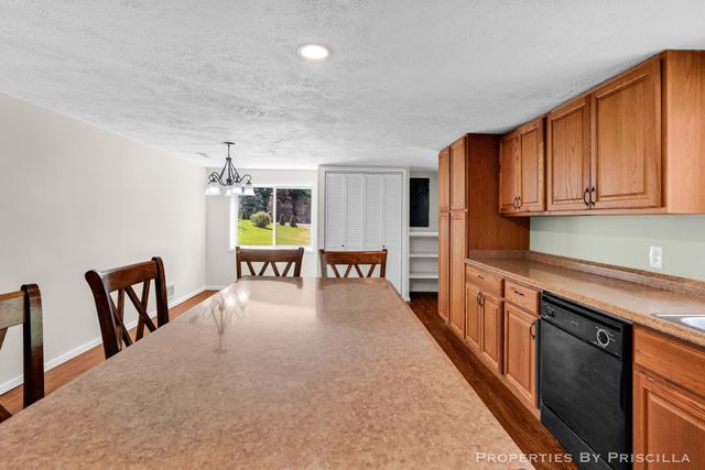 16134 Peach Ridge Avenue NW, Kent City, MI 49330