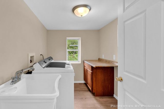 16134 Peach Ridge Avenue NW, Kent City, MI 49330
