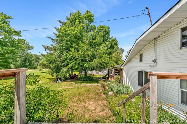 16134 Peach Ridge Avenue NW, Kent City, MI 49330