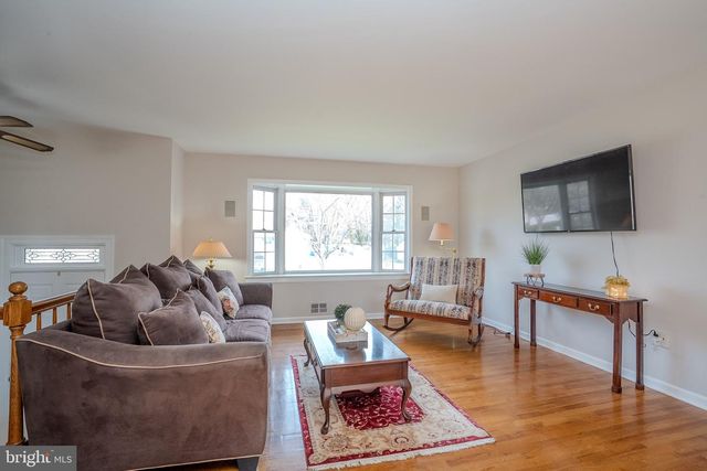 29 HAWTHORNE LN, Hightstown, NJ 08520