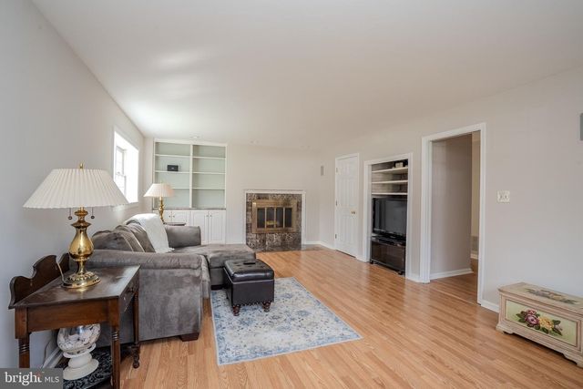 29 HAWTHORNE LN, Hightstown, NJ 08520