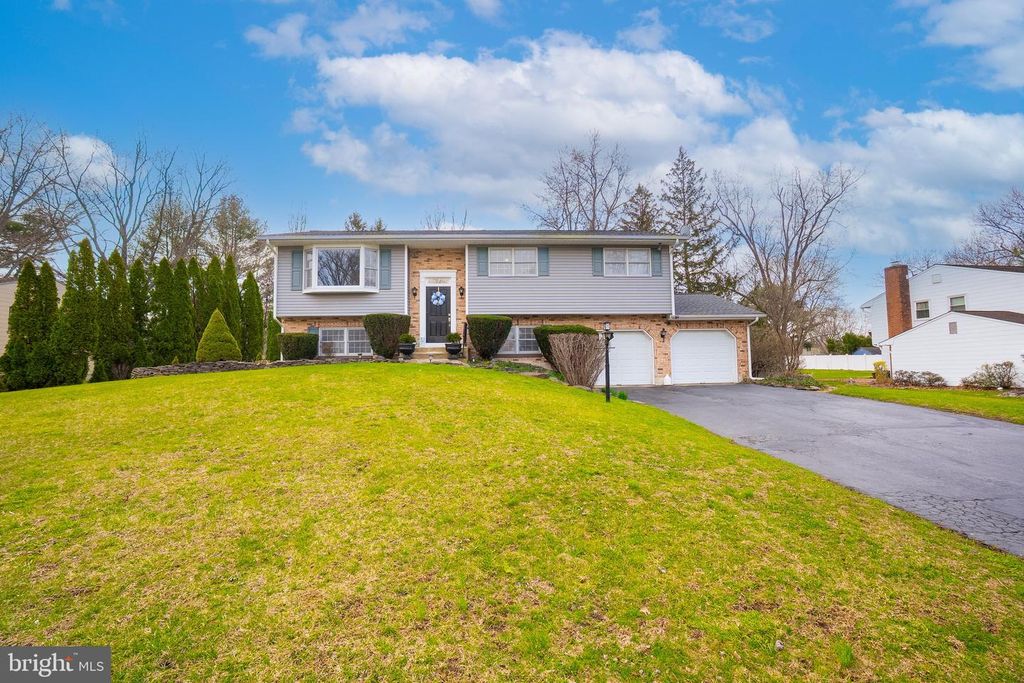 29 HAWTHORNE LN, Hightstown, NJ 08520