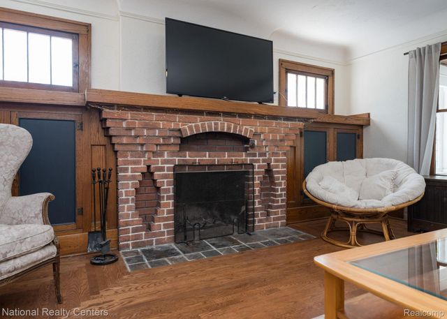 134 N Anderson Street, Lake Orion Village, MI 48362