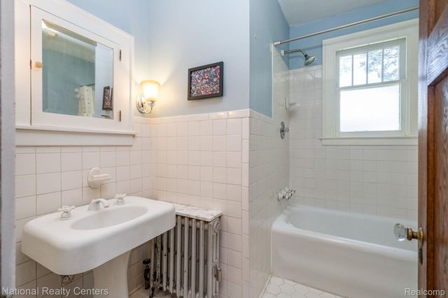 134 N Anderson Street, Lake Orion Village, MI 48362